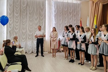 В добрый путь, выпускники!